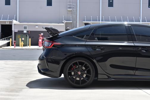 Black 2024 Honda Civic Type R Base