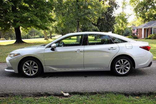 Silver 2021 Toyota Avalon XLE