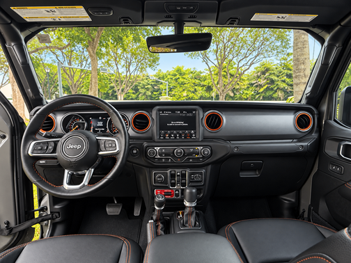 Gray 2023 Jeep Gladiator Mojave