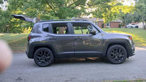 Gray 2018 Jeep Renegade Altitude