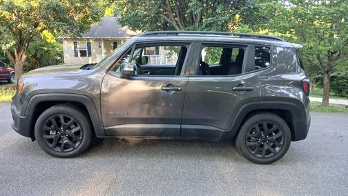 Gray 2018 Jeep Renegade Altitude
