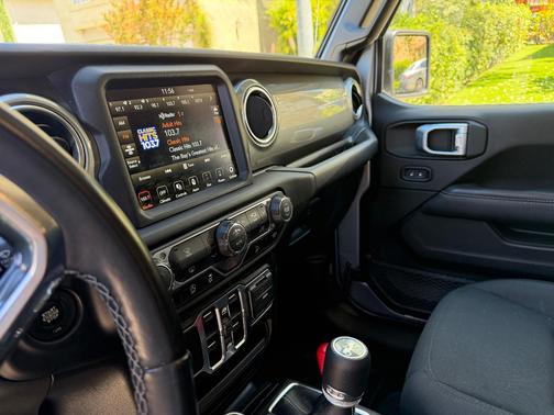 Silver 2014 Jeep Wrangler Unlimited Sport