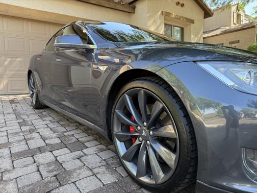 2015 Tesla Model S P85D