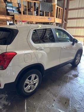 White 2019 Chevrolet Trax LS