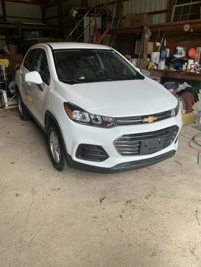 White 2019 Chevrolet Trax LS