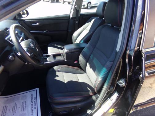 Black 2017 Toyota Camry SE
