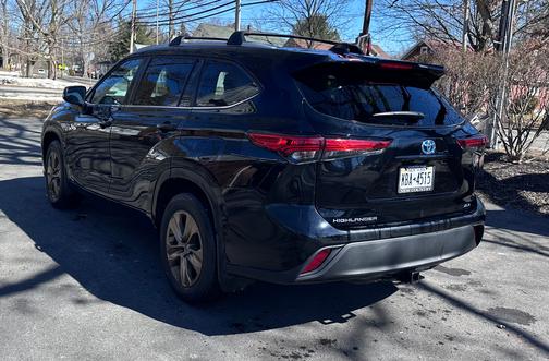 2023 Toyota Highlander Hybrid XLE Bronze