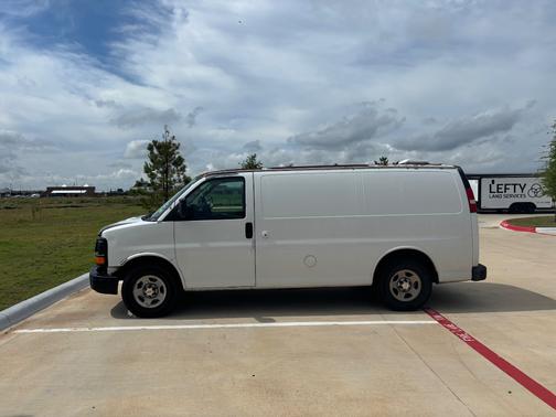 White 2007 Chevrolet Express 1500 Cargo