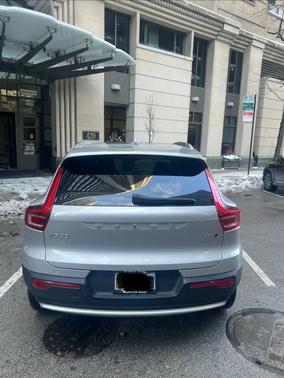 2025 Volvo XC40 B5 Core Bright Theme