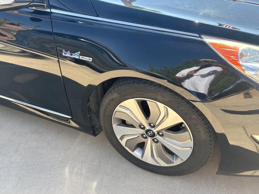2013 Hyundai SONATA Hybrid Limited