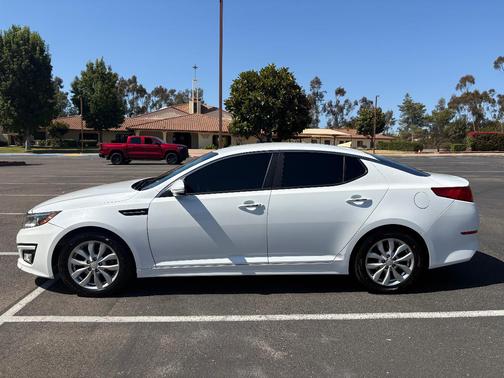 White 2015 Kia Optima EX