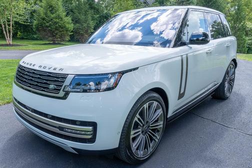 White 2023 Land Rover Range Rover P400 SE SWB