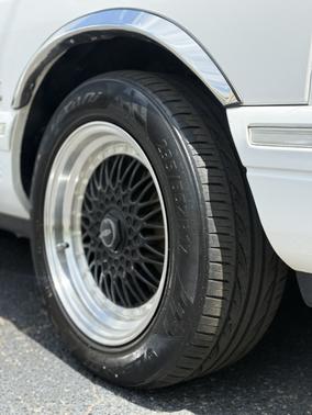 White 1997 Lincoln Town Car Executive