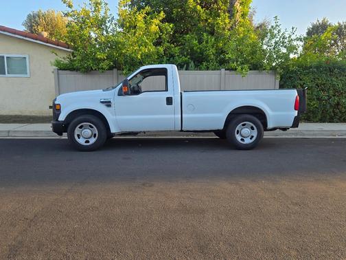 White 2009 Ford F-350 XL Super Duty