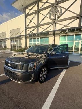 Gray 2022 Kia Telluride S