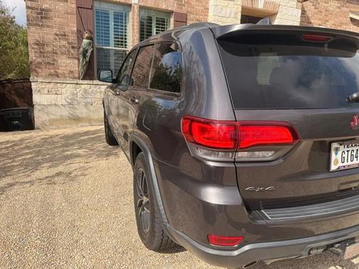 Gray 2018 Jeep Grand Cherokee Trailhawk