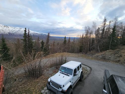 Photo 2 of 4 of 2020 Jeep Wrangler Unlimited Sahara