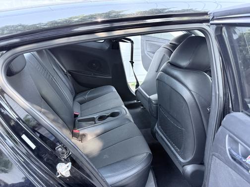 Black 2016 Hyundai Veloster Base