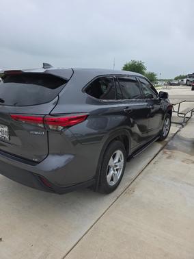 Gray 2020 Toyota Highlander Hybrid LE