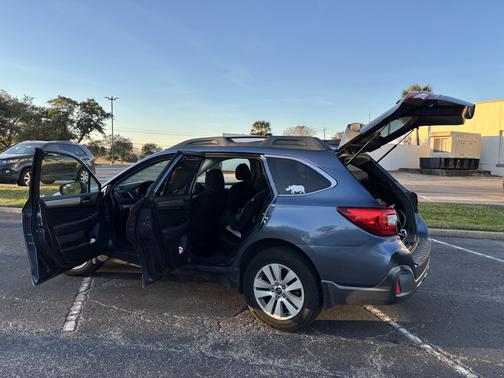 2018 Subaru Outback 2.5i Premium