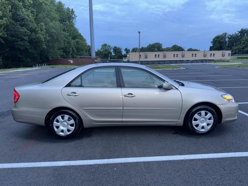 2002 Toyota Camry LE