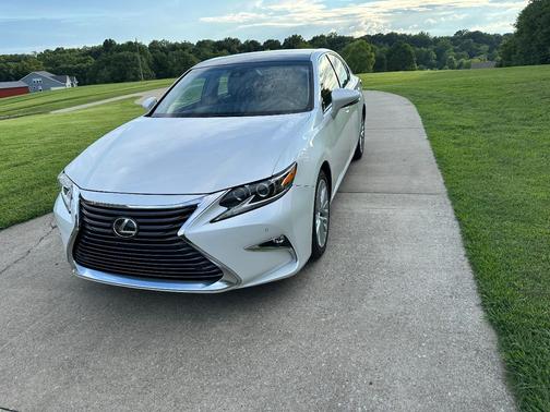 White 2016 Lexus ES 350 Base