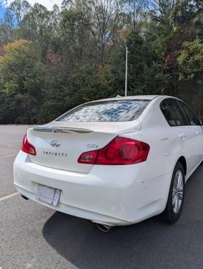 2011 INFINITI G37x Base