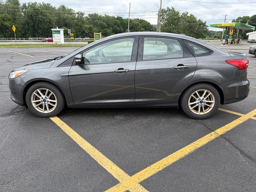 Gray 2017 Ford Focus SE
