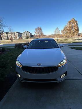 2019 Kia Cadenza Technology