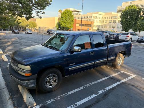 Blue 2002 Chevrolet Silverado 1500 LS Extended Cab
