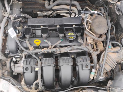 Gray 2012 Ford Focus SE