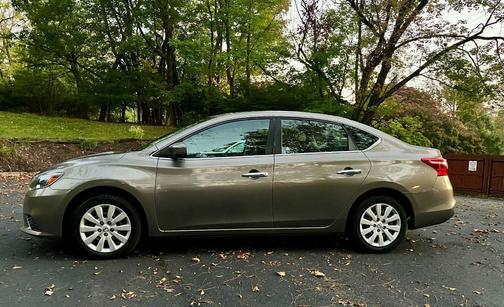 Gray 2017 Nissan Sentra SV