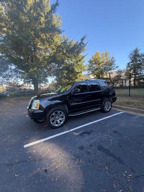 Black 2007 GMC Yukon Denali