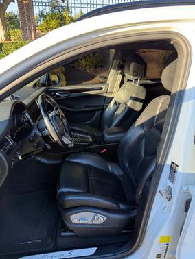 2021 Porsche Macan Macan S