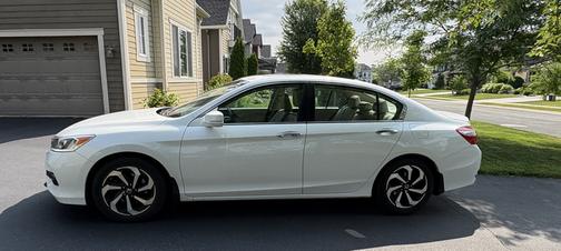 White 2017 Honda Accord EX-L