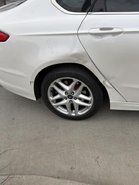 White 2014 Ford Fusion SE