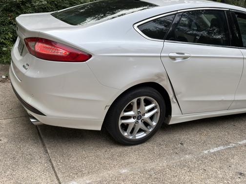 White 2014 Ford Fusion SE