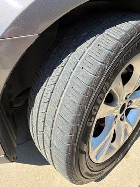 Gray 2012 Ford Taurus SEL