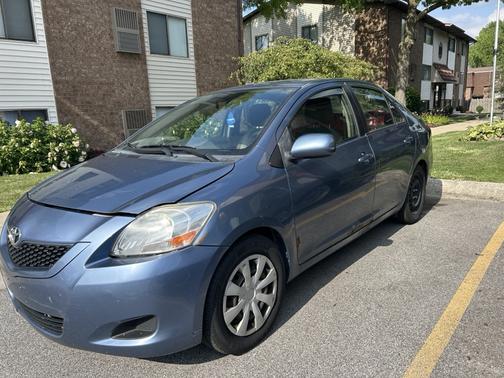 2012 Toyota Yaris Base