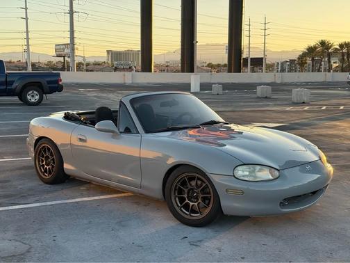 1999 Mazda MX-5 Miata Base