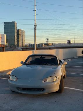 1999 Mazda MX-5 Miata Base
