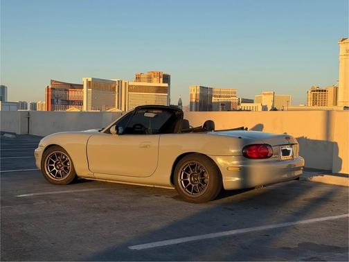 1999 Mazda MX-5 Miata Base