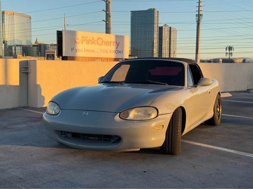 1999 Mazda MX-5 Miata Base