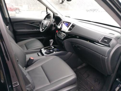 Photo 3 of 6 of 2019 Honda Ridgeline RTL-E
