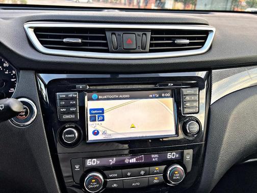 Silver 2015 Nissan Rogue SL