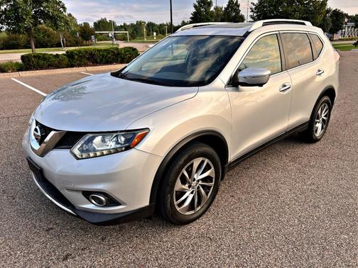 Silver 2015 Nissan Rogue SL