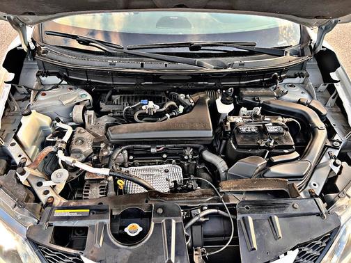 Silver 2015 Nissan Rogue SL