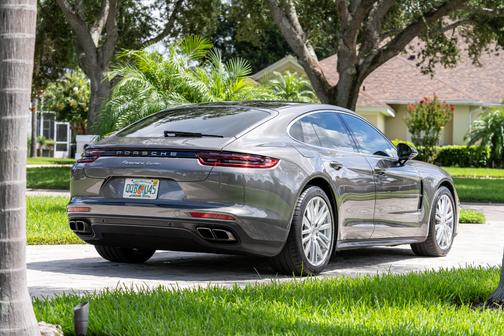 2017 Porsche Panamera Panamera Turbo