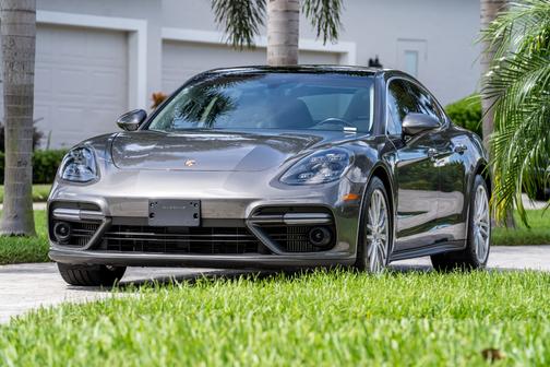 2017 Porsche Panamera Panamera Turbo