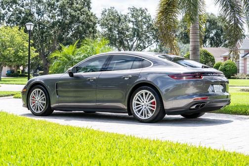 2017 Porsche Panamera Panamera Turbo